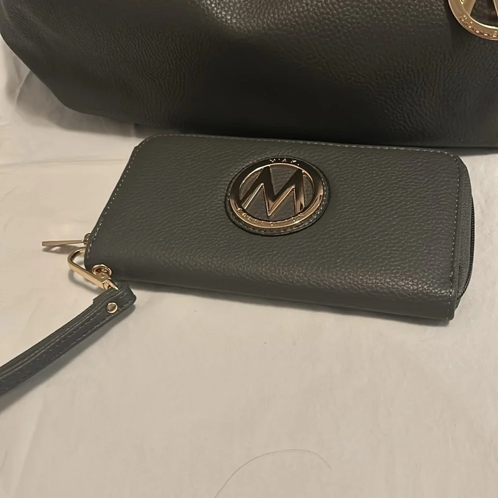 MIA collection gray